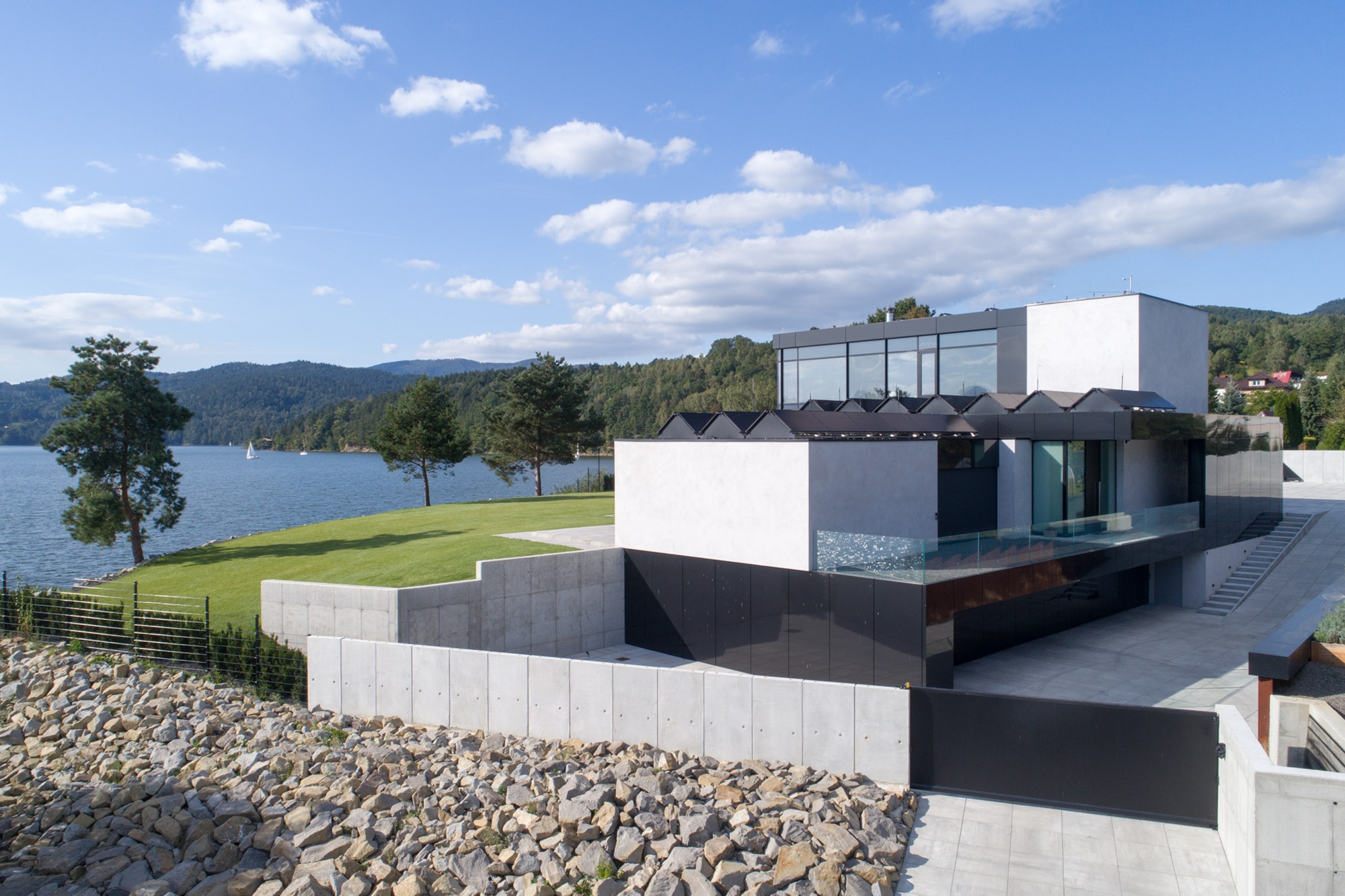 RE: Lakeside house, czyli dom nad jeziorem od REFORM Architekt